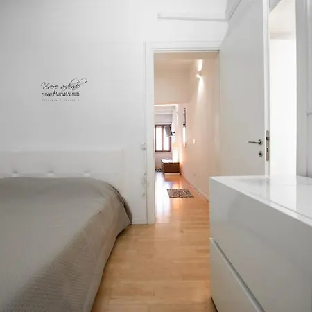 شقة B-suite Pesaro, Mare & Stile *