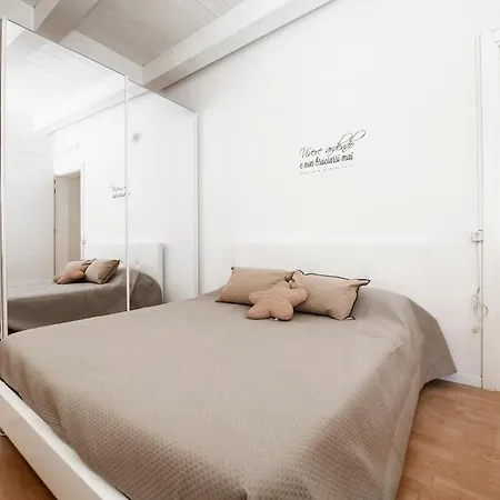 شقة B-suite Pesaro, Mare & Stile *